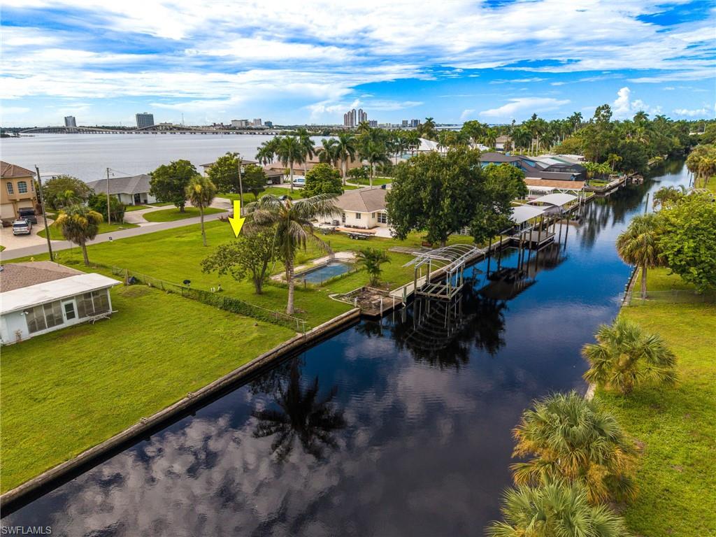 NORTH FORT MYERS - Land