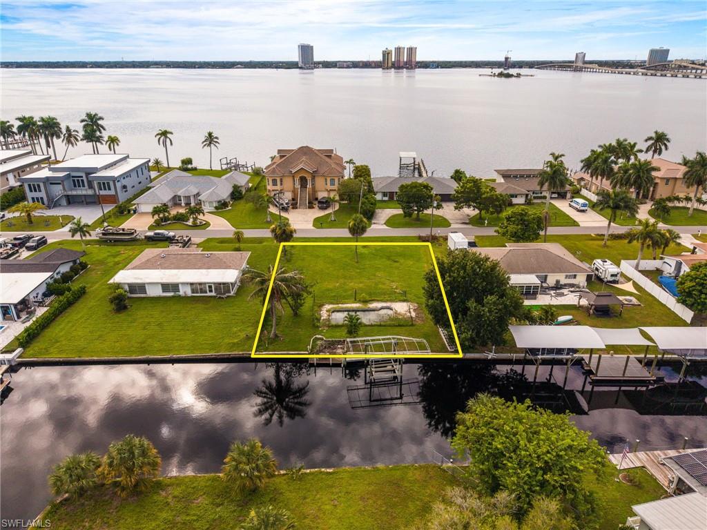 NORTH FORT MYERS - Land