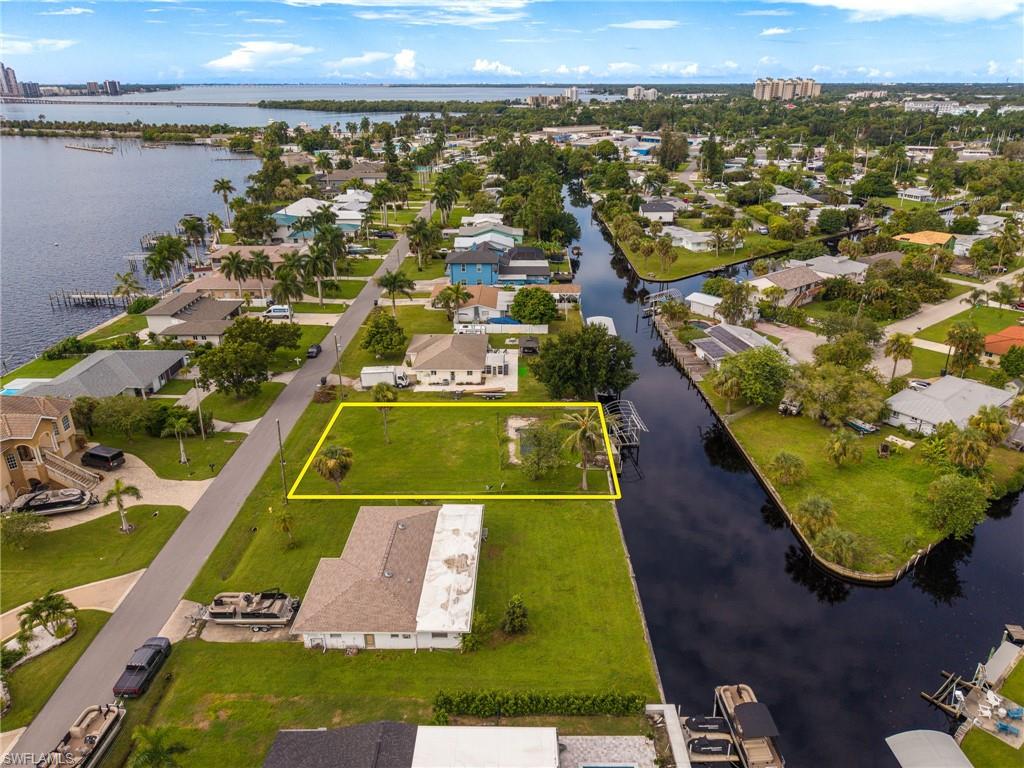 NORTH FORT MYERS - Land