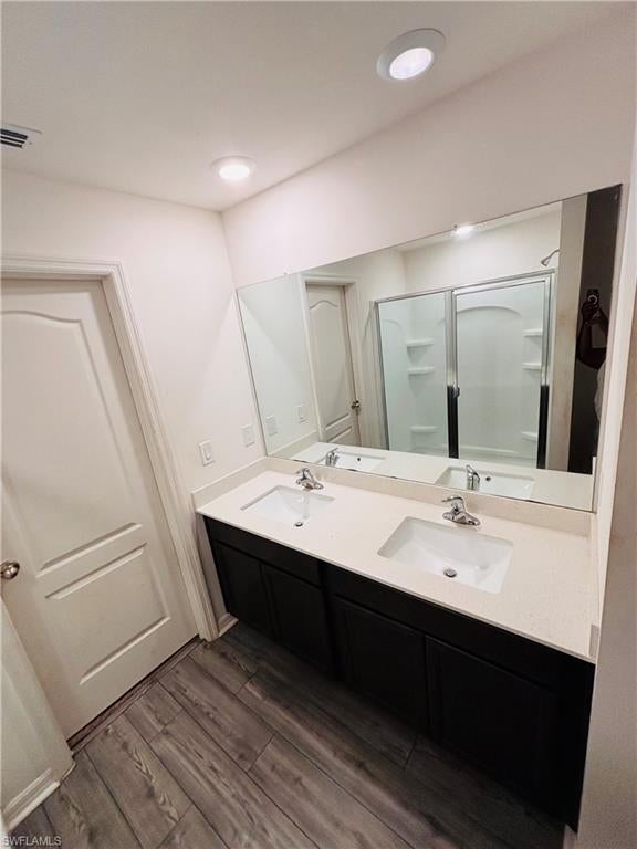 MIRROR LAKES - Residential