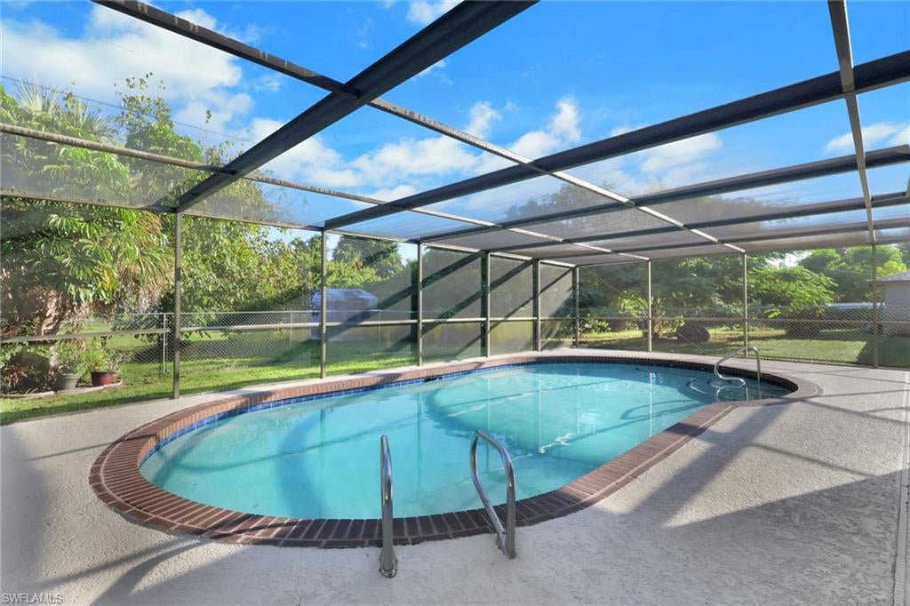 FORT MYERS SHORES - Residential
