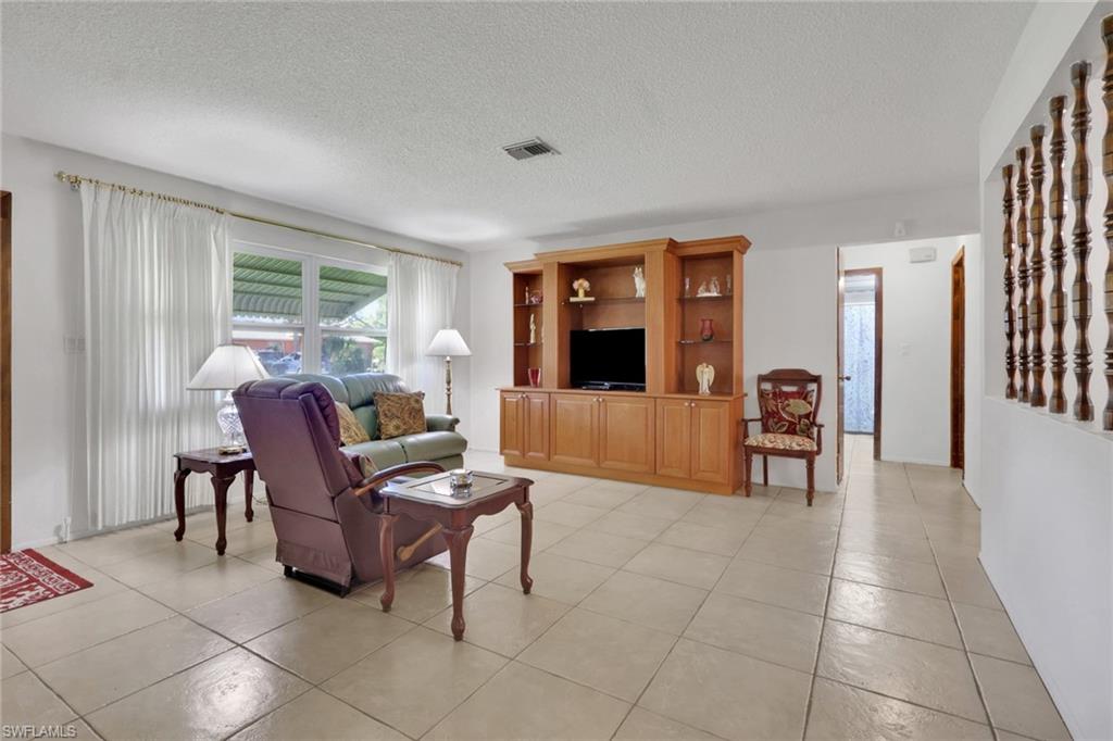 FORT MYERS SHORES - Residential