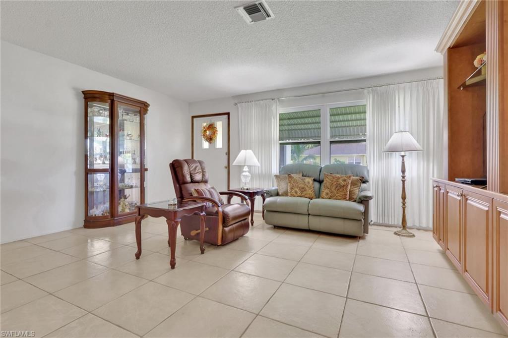 FORT MYERS SHORES - Residential