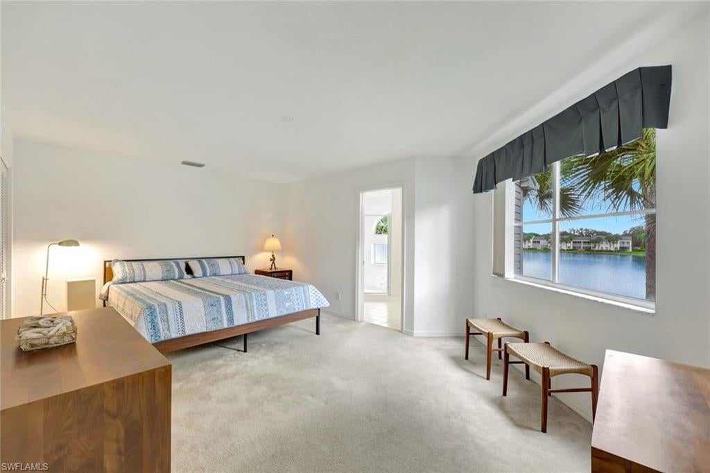 LAKESIDE CARRIAGE HOMES - Residential