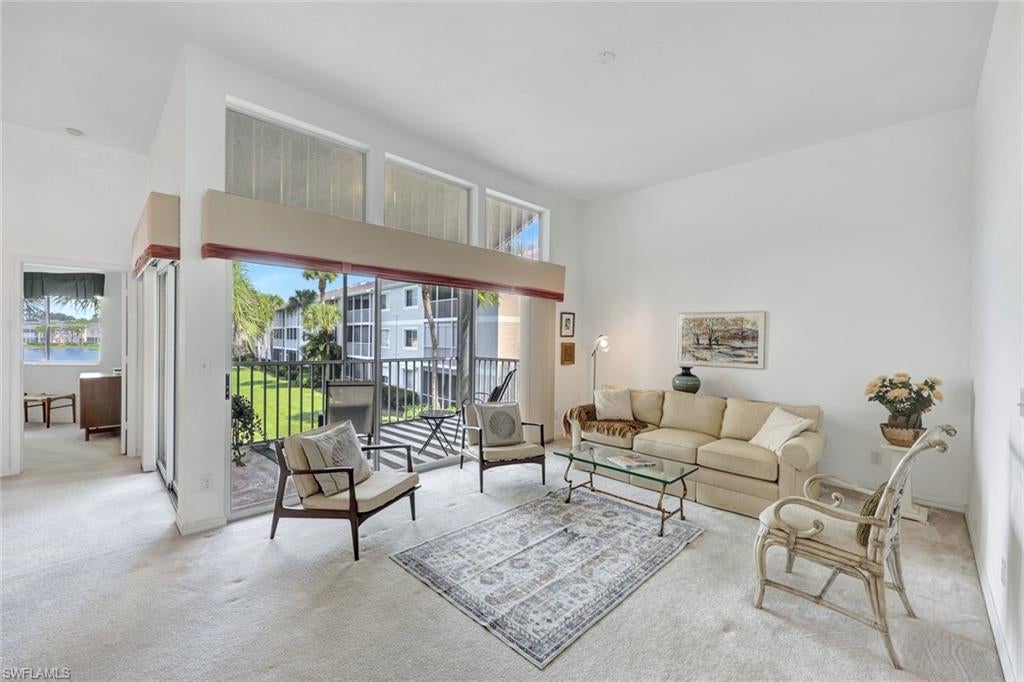 LAKESIDE CARRIAGE HOMES - Residential