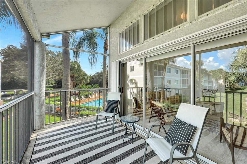 LAKESIDE CARRIAGE HOMES - Residential