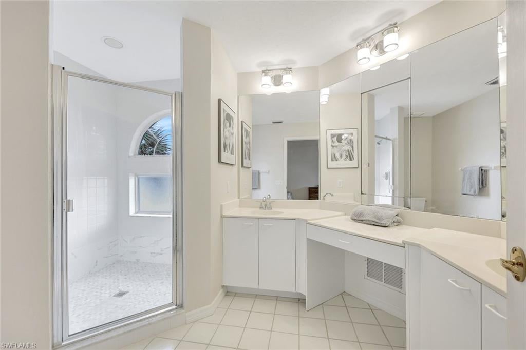 LAKESIDE CARRIAGE HOMES - Residential