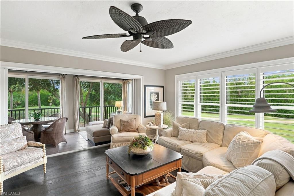 WINDWARD CAY - Residential