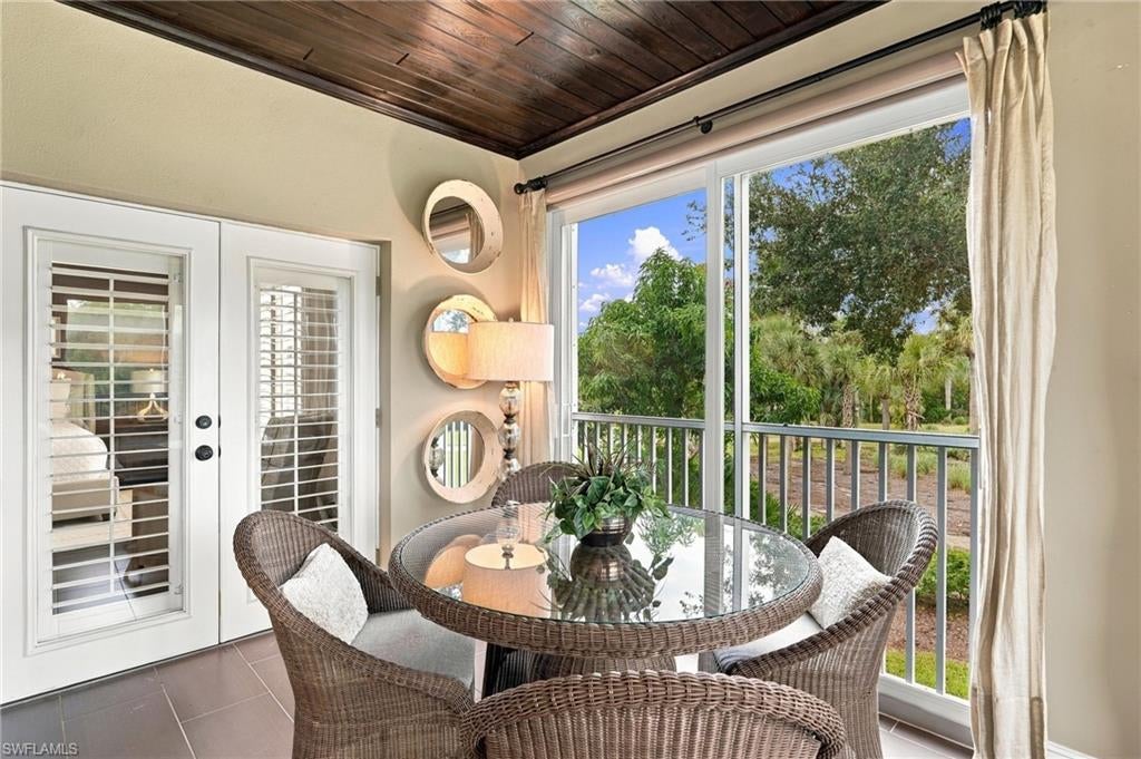 WINDWARD CAY - Residential