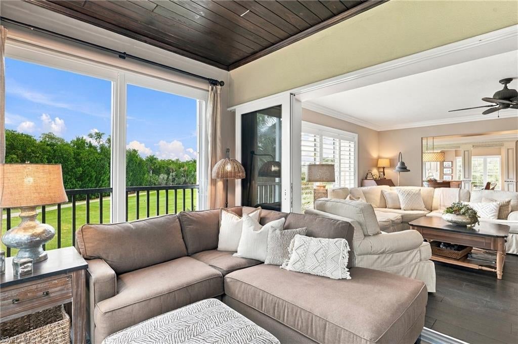 WINDWARD CAY - Residential