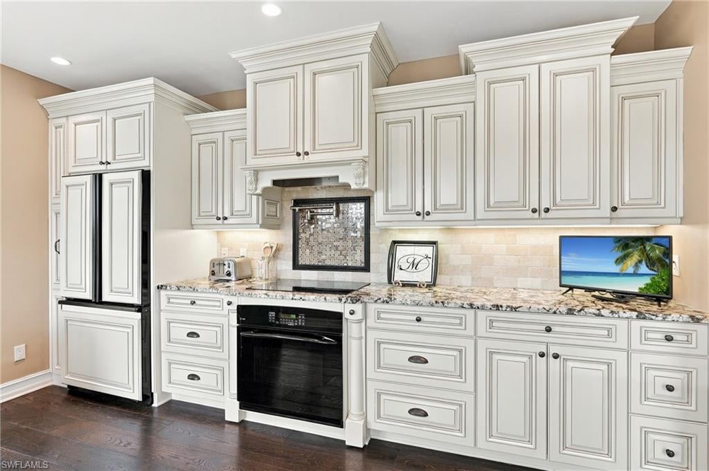 WINDWARD CAY - Residential
