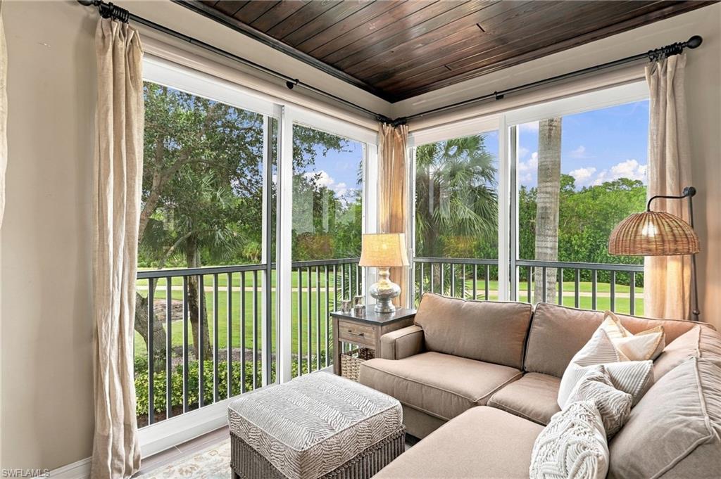 WINDWARD CAY - Residential