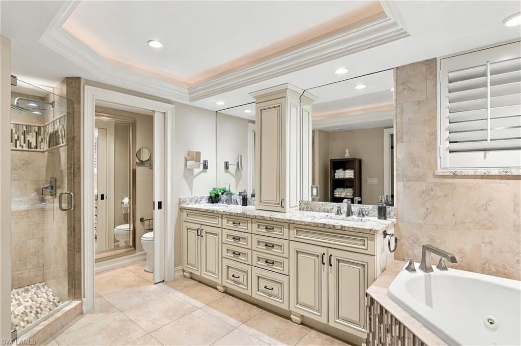 WINDWARD CAY - Residential