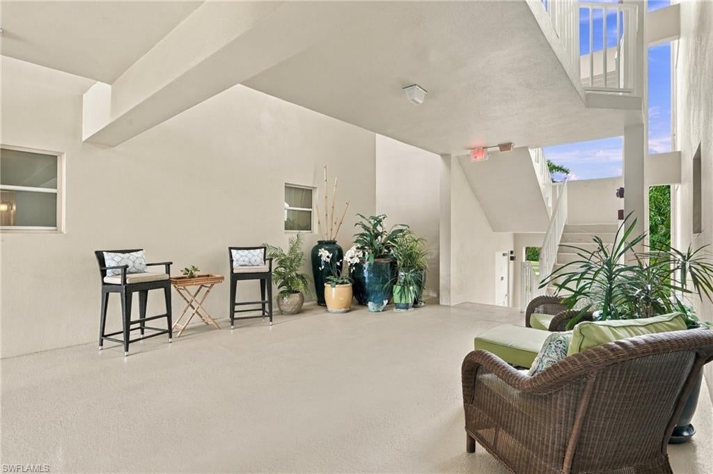 WINDWARD CAY - Residential