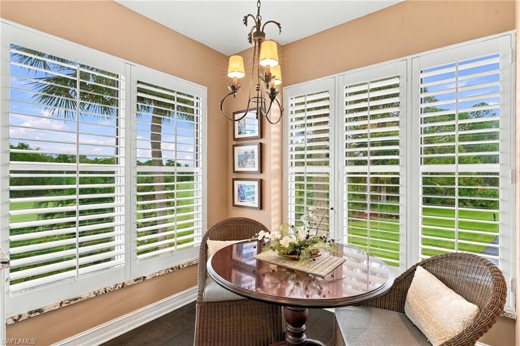 WINDWARD CAY - Residential