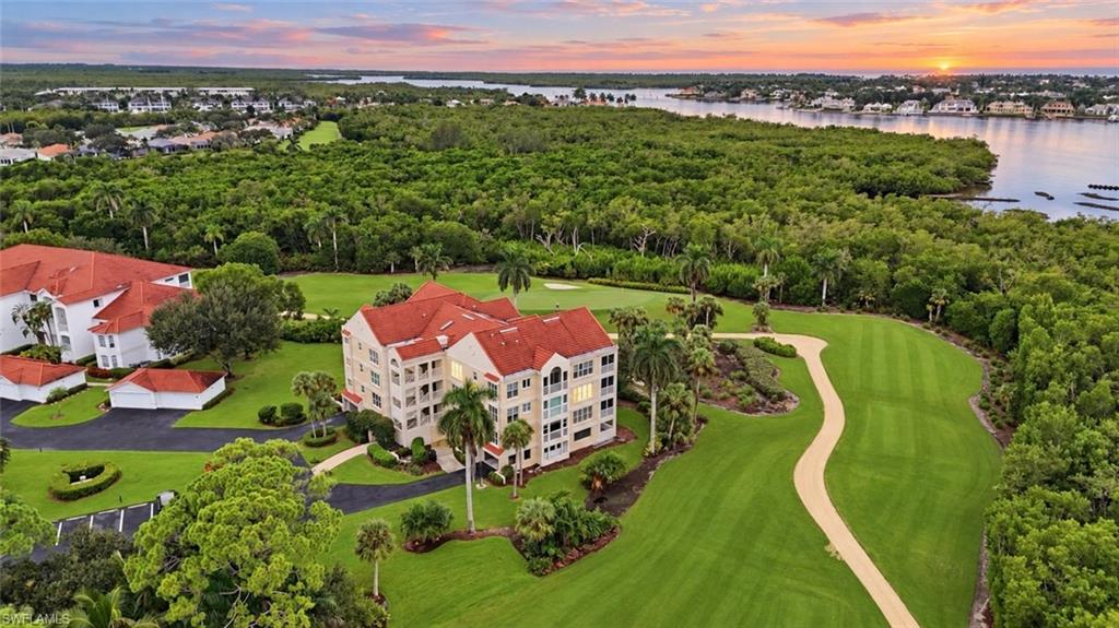 WINDWARD CAY - Residential