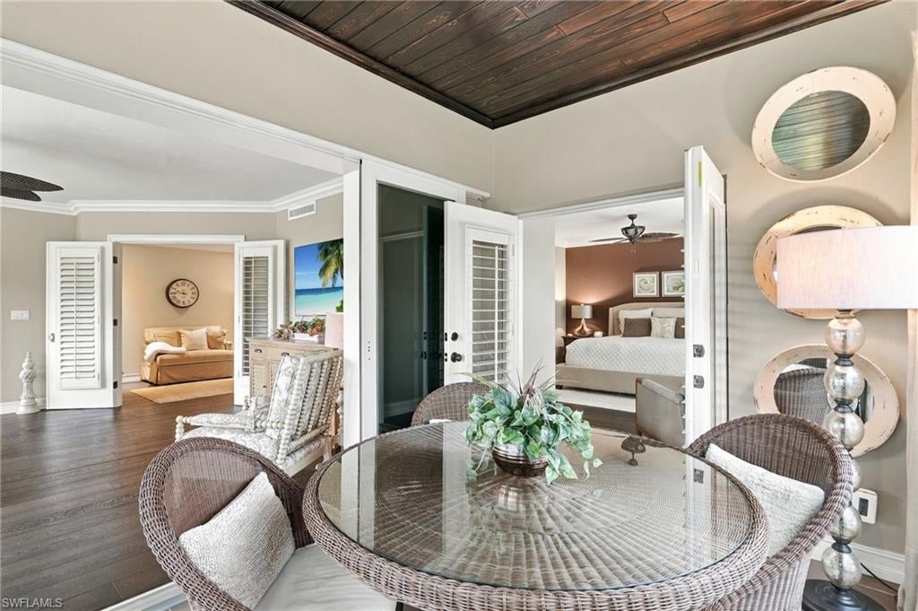 WINDWARD CAY - Residential