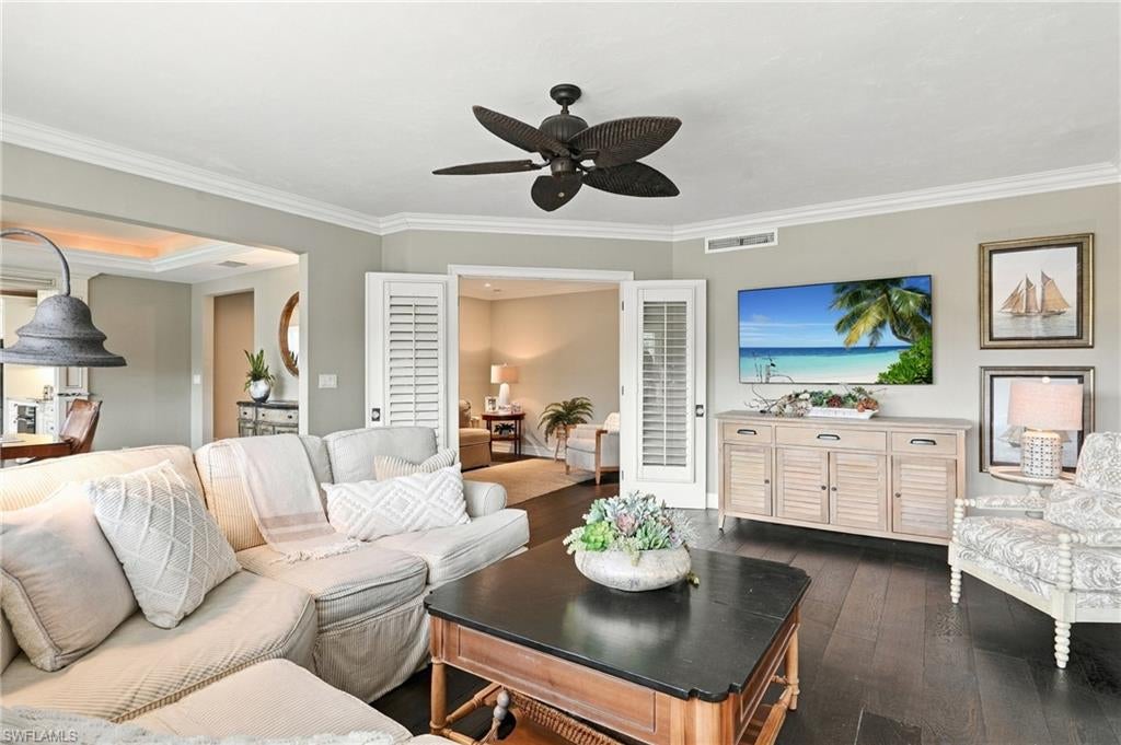 WINDWARD CAY - Residential