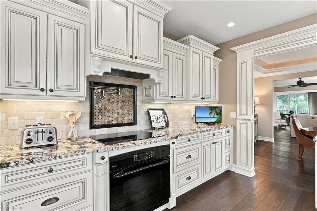 WINDWARD CAY - Residential