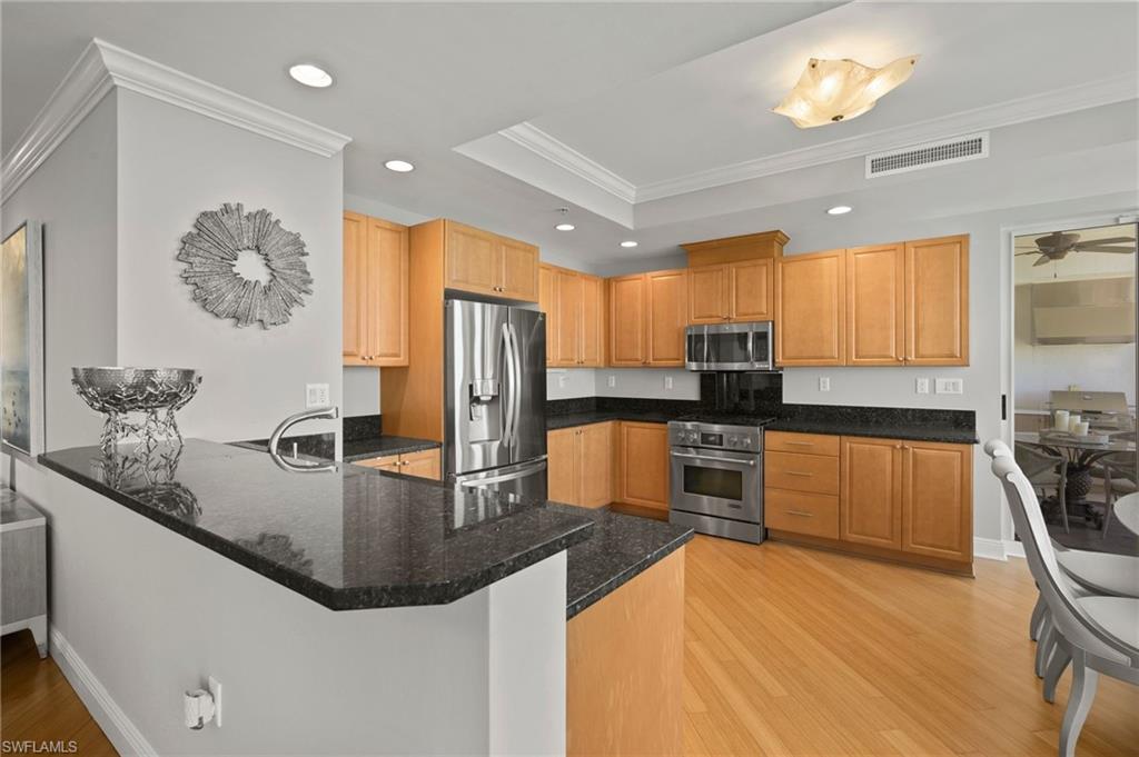 ESPERIA SOUTH - Residential