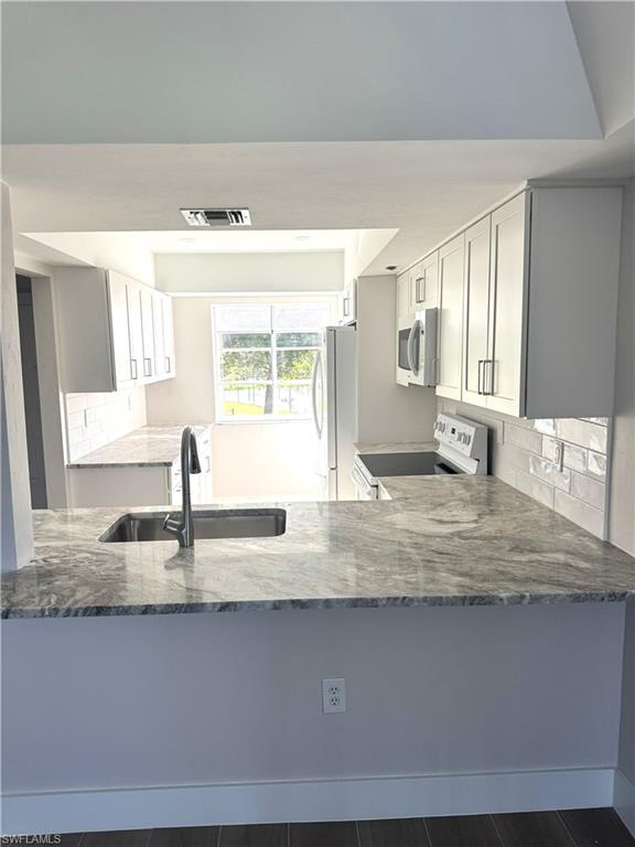 BOARDWALK CAPER - Residential