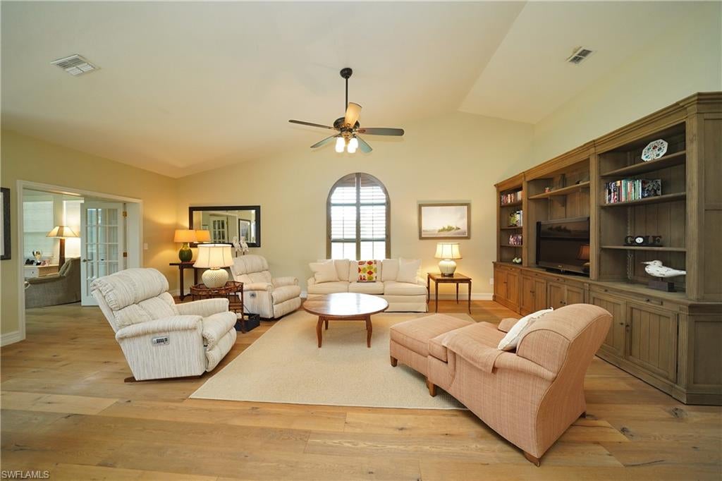 OLDE HICKORY GOLF & COUNTRY CLUB - Residential