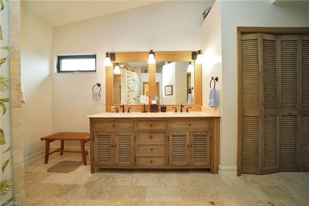 OLDE HICKORY GOLF & COUNTRY CLUB - Residential