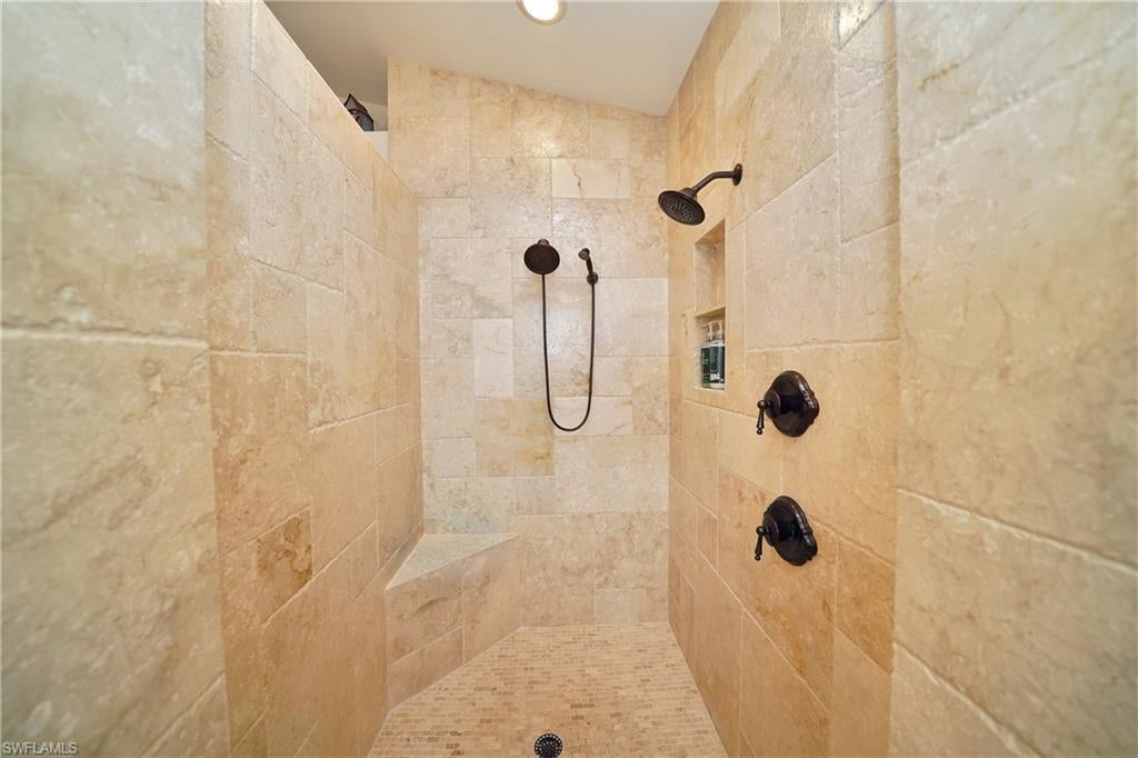 OLDE HICKORY GOLF & COUNTRY CLUB - Residential