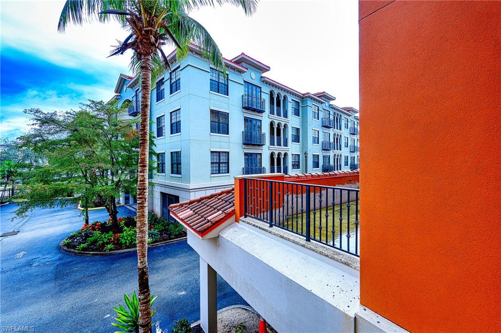 THE RESIDENCES AT COCONUT POINT - Residential