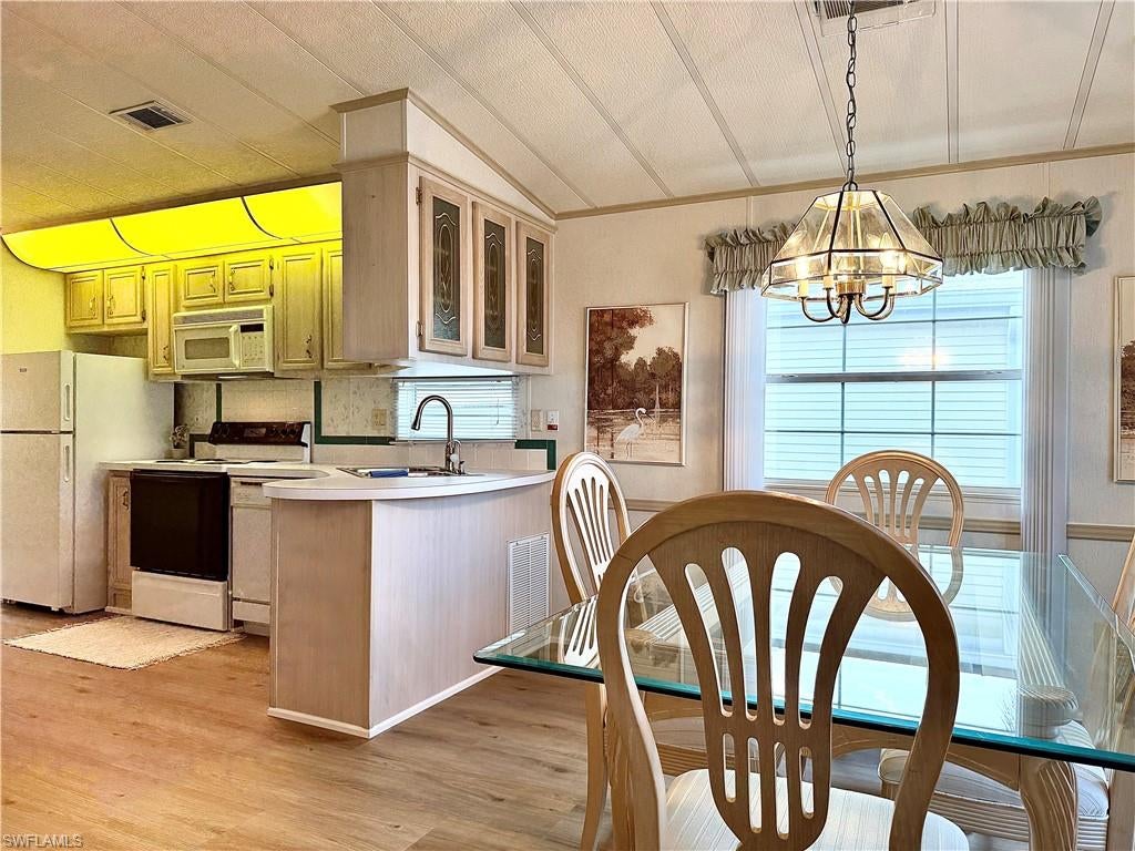 IMPERIAL WILDERNESS - Residential