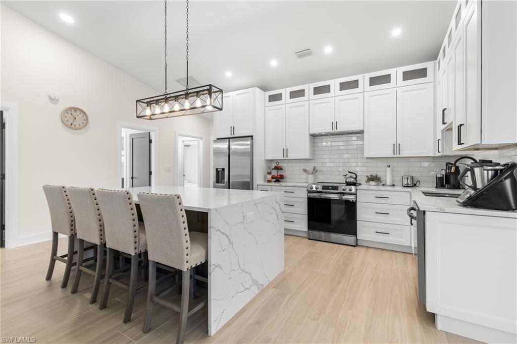 KELLY GREENS - Residential