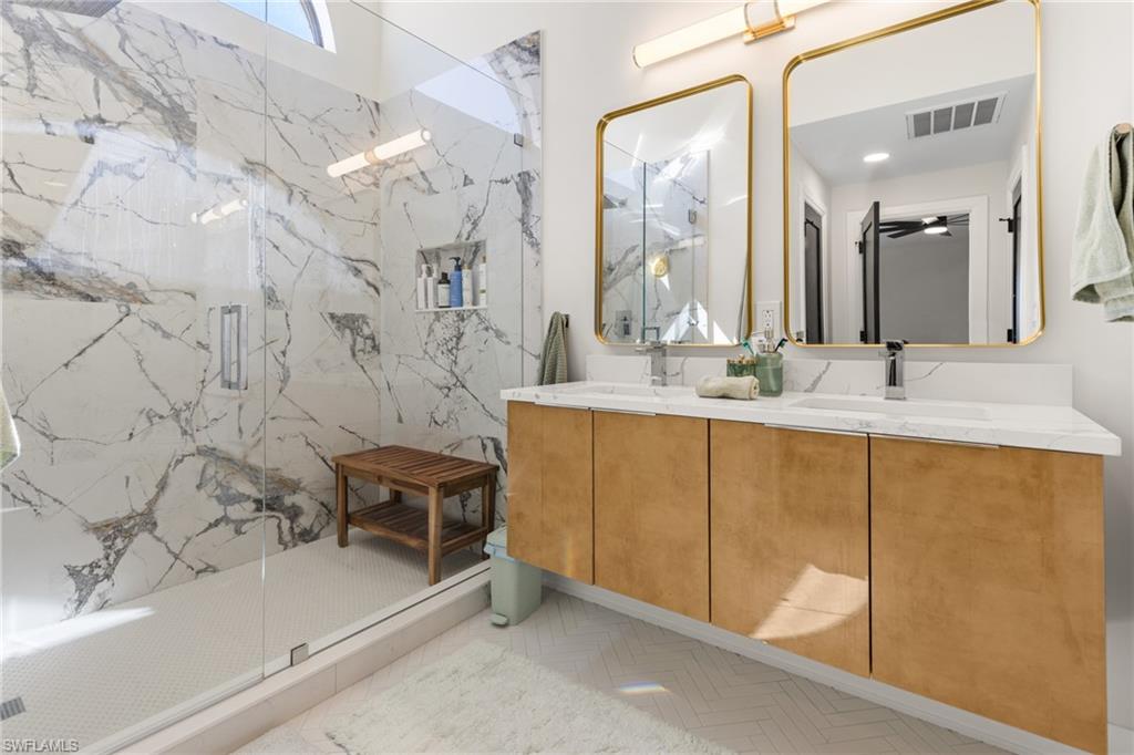 KELLY GREENS - Residential