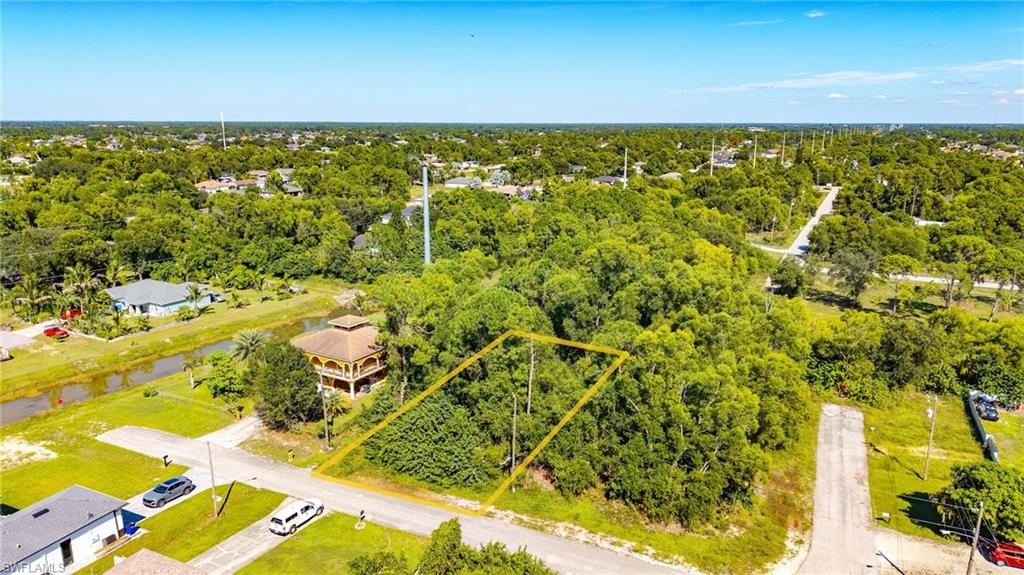 LEHIGH ACRES - Land