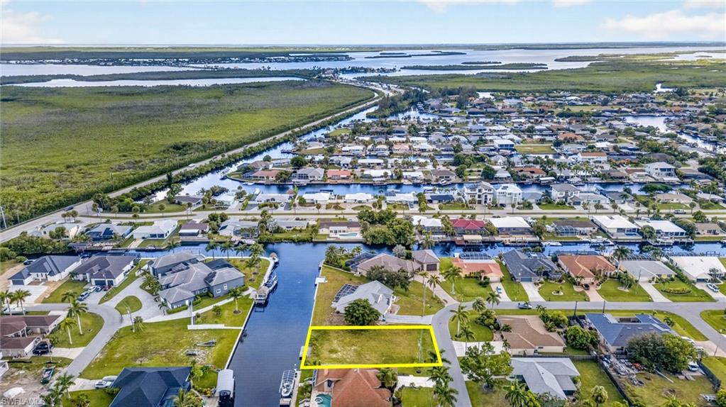CAPE CORAL - Land