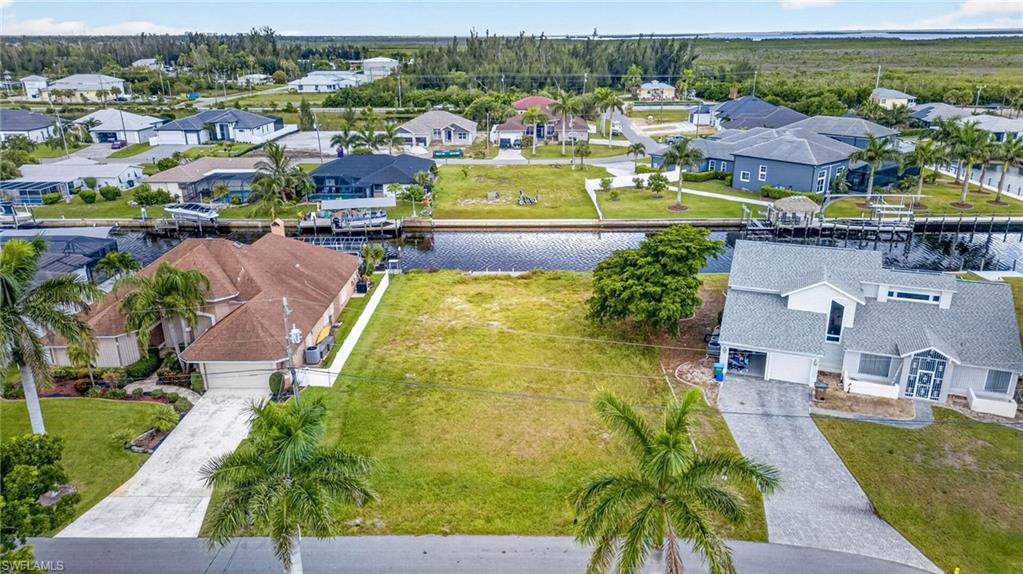 CAPE CORAL - Land