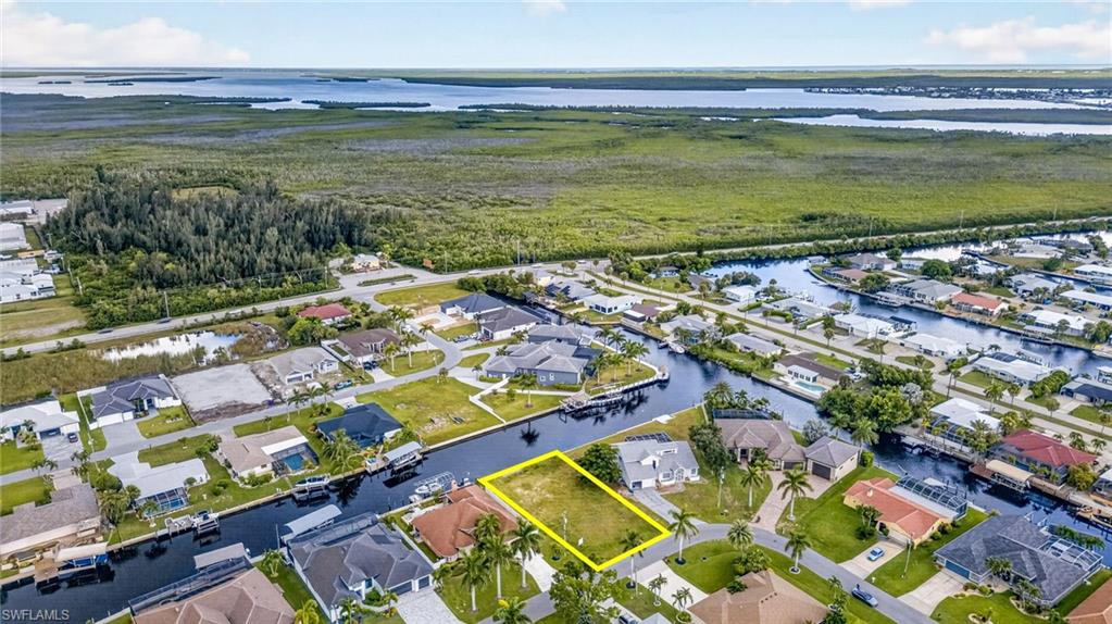 CAPE CORAL - Land