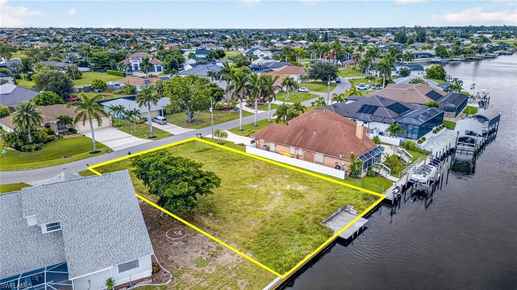 CAPE CORAL - Land