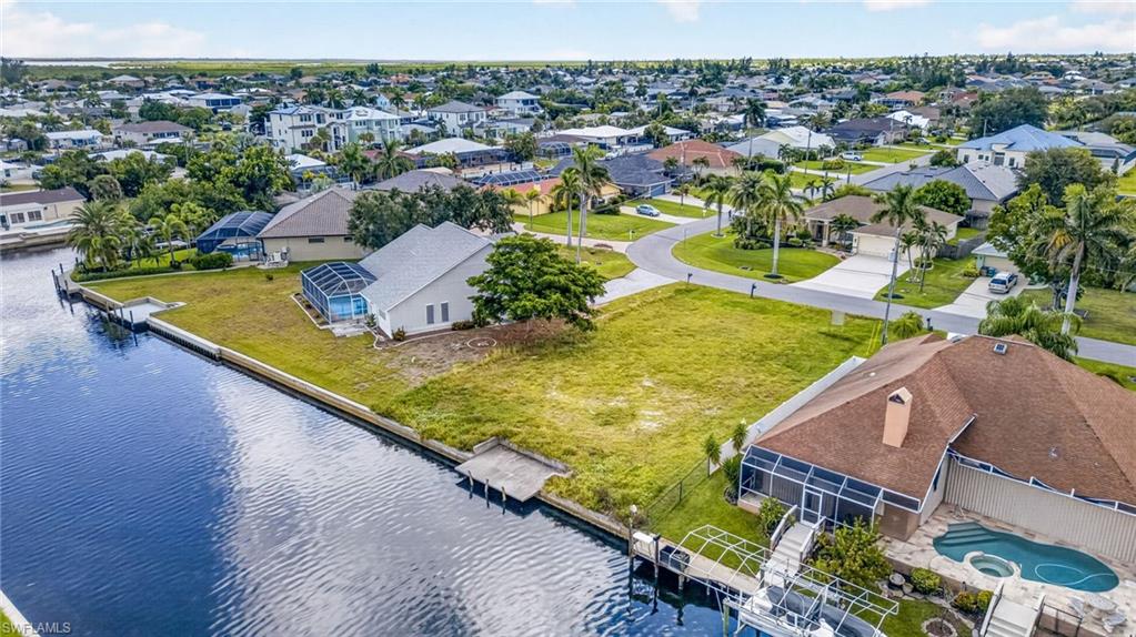 CAPE CORAL - Land
