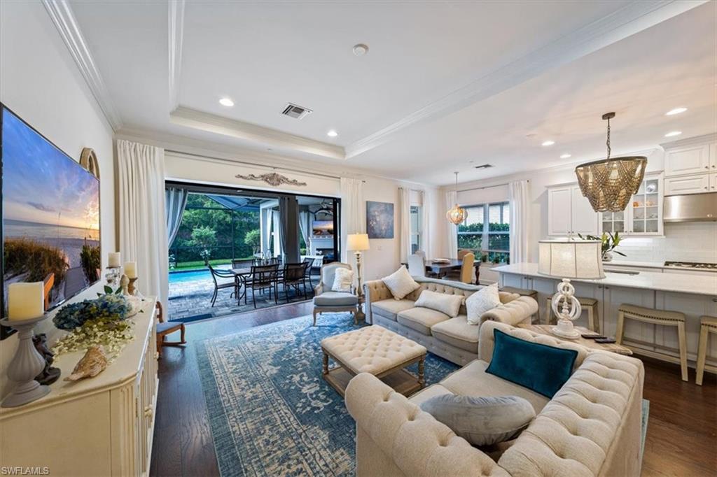 PEBBLE POINTE - Residential