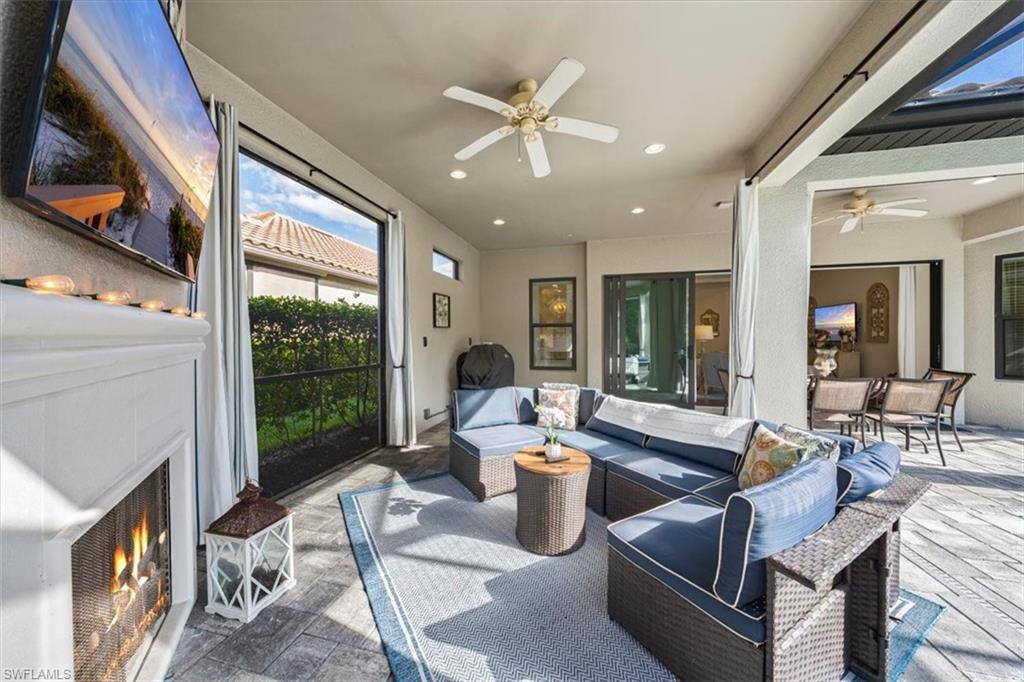 PEBBLE POINTE - Residential