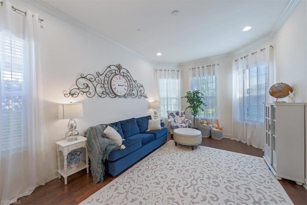 PEBBLE POINTE - Residential