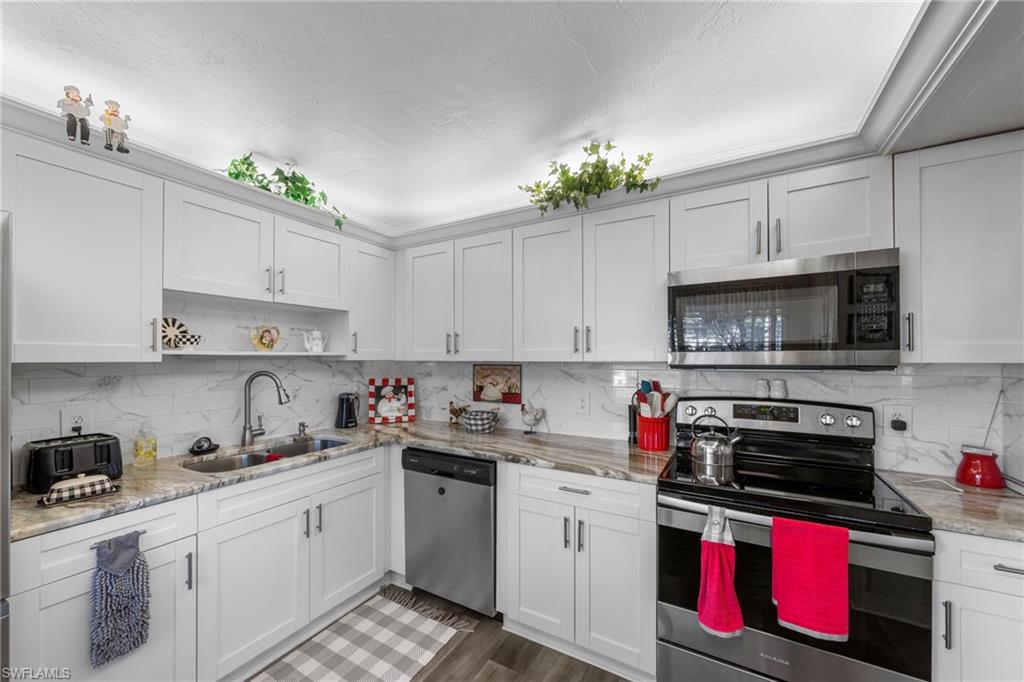 GLADES COUNTRY CLUB - Residential