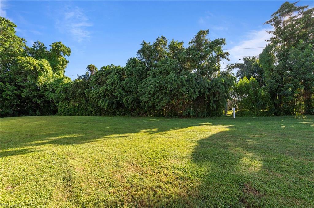 GLADES COUNTRY CLUB - Residential