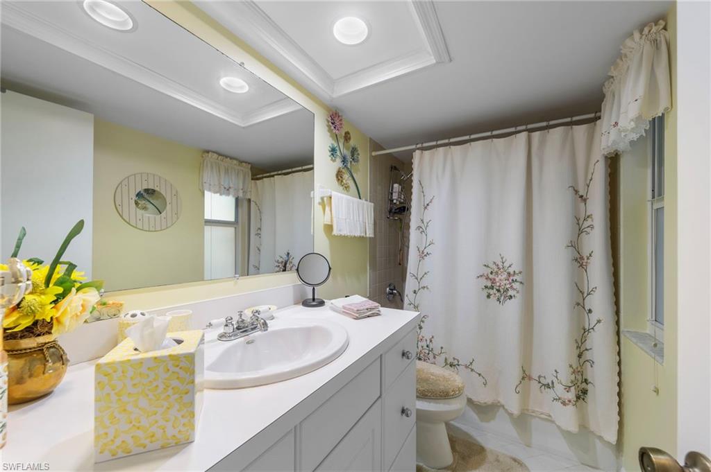 GLADES COUNTRY CLUB - Residential