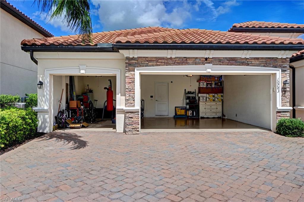 HAMPTON PARK - Residential