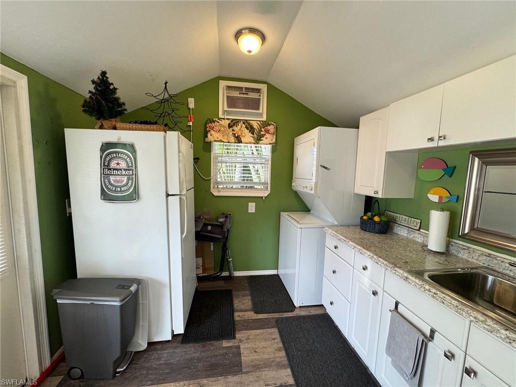 RIVERBEND MOTORCOACH RESORT - Land