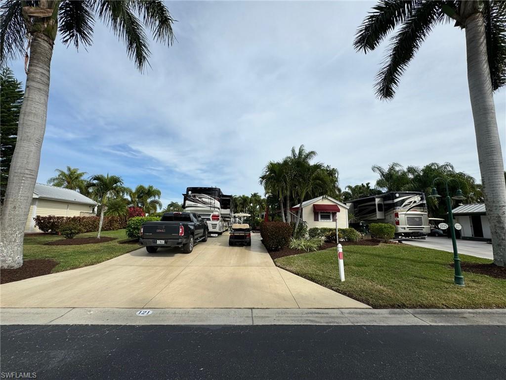 RIVERBEND MOTORCOACH RESORT - Land