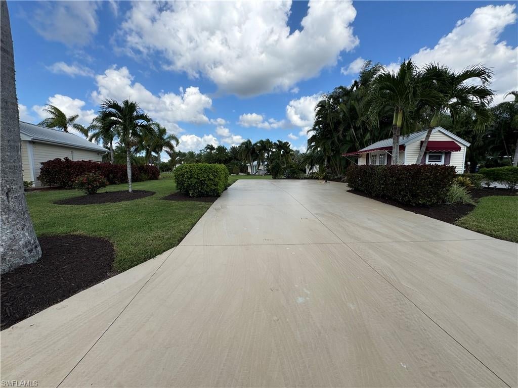 RIVERBEND MOTORCOACH RESORT - Land