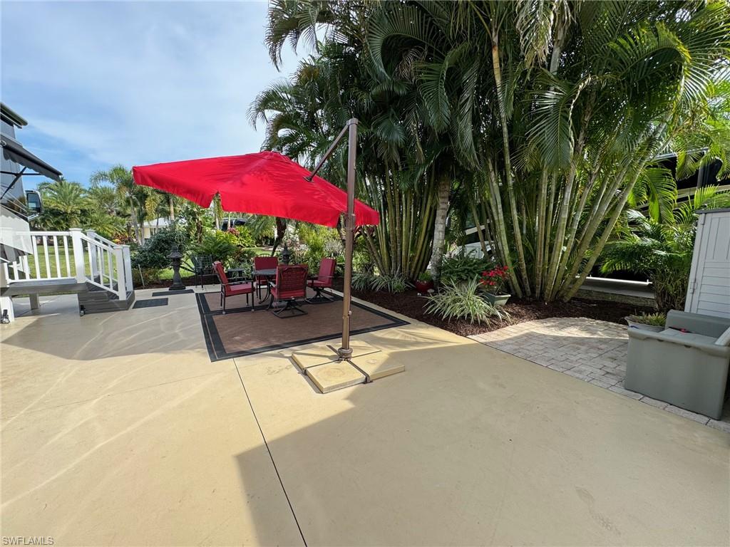 RIVERBEND MOTORCOACH RESORT - Land