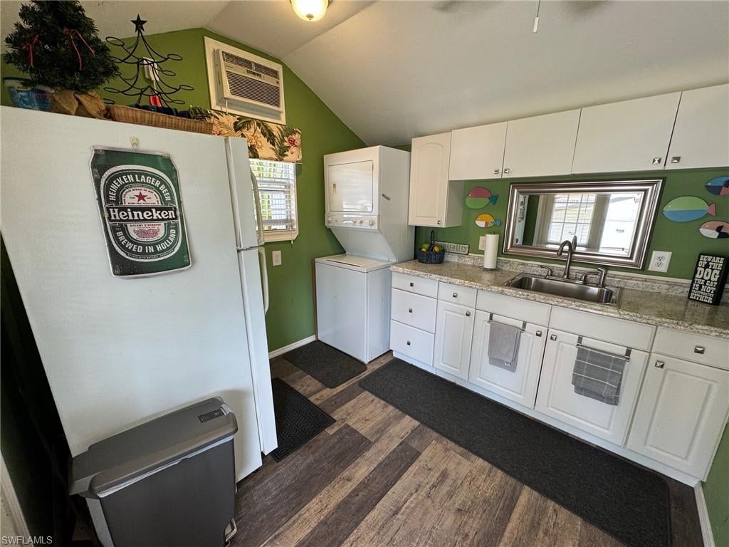 RIVERBEND MOTORCOACH RESORT - Land
